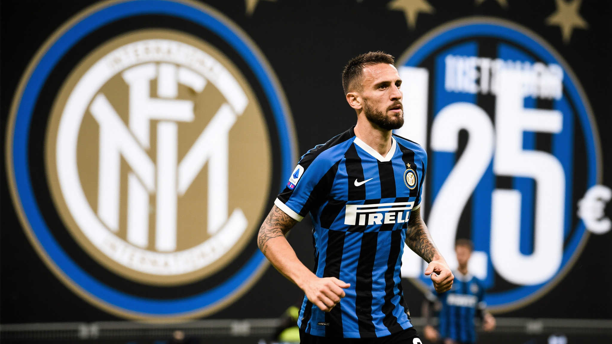 国米瘦身计划曝光:租售并举,瞄准曼联锋霸与皇马悍将 在全球足球俱乐部市场竞争日益激烈的背景下,节省开支